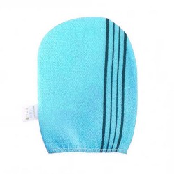 Korean loofah to clean and exfoliate the body Light blue